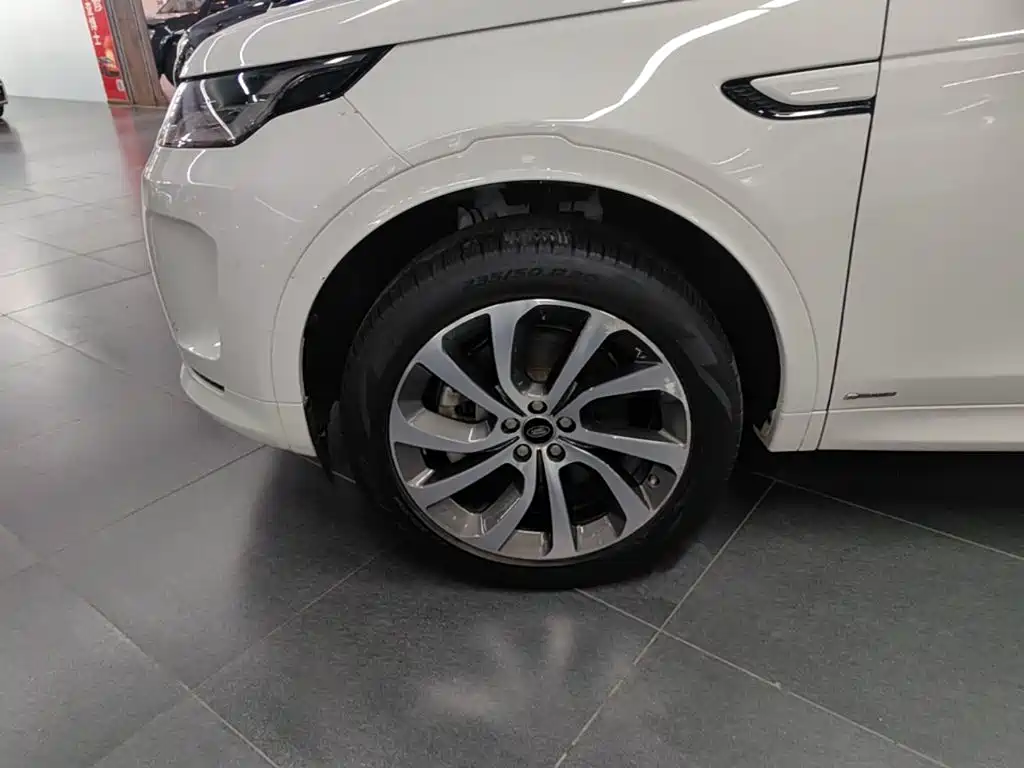 Land Rover Discovery Sport — фото 23
