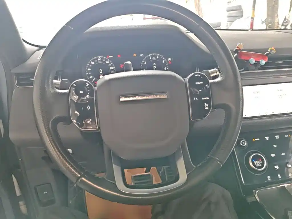 Land Rover Evoque — фото 11