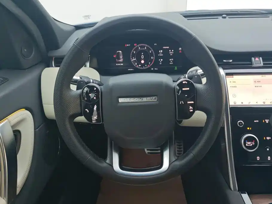 Land Rover Discovery Sport — фото 15