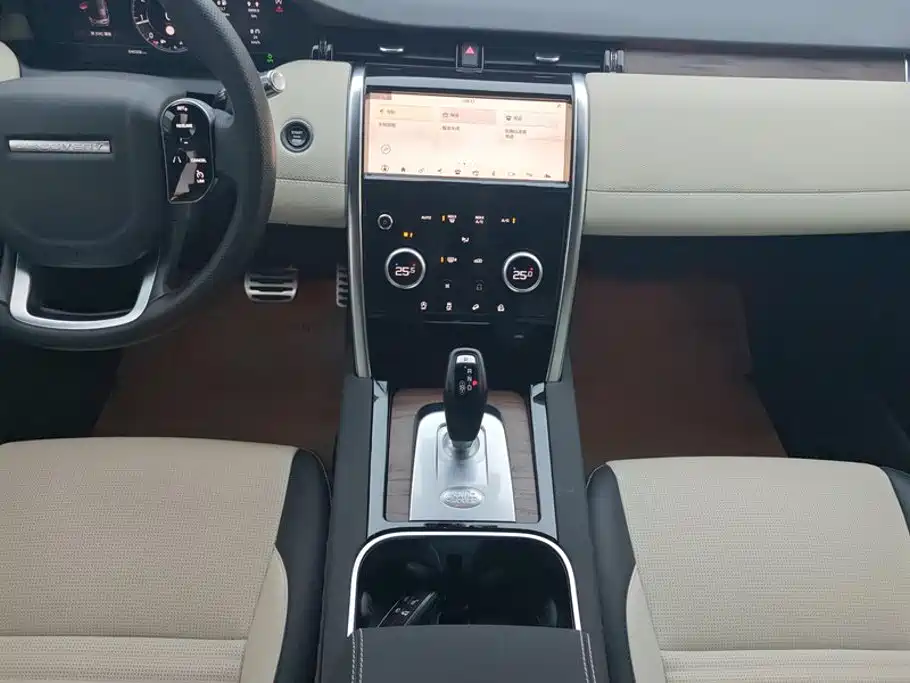 Land Rover Discovery Sport — фото 16