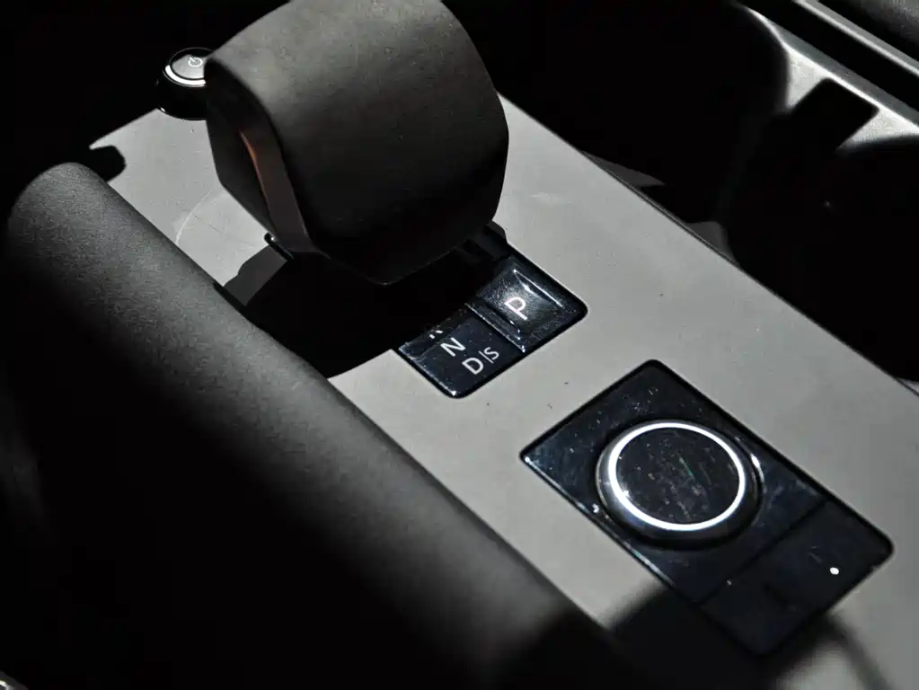 Land Rover Discovery — фото 17