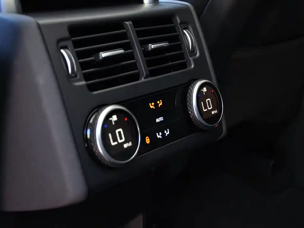 Land Rover Discovery — фото 20