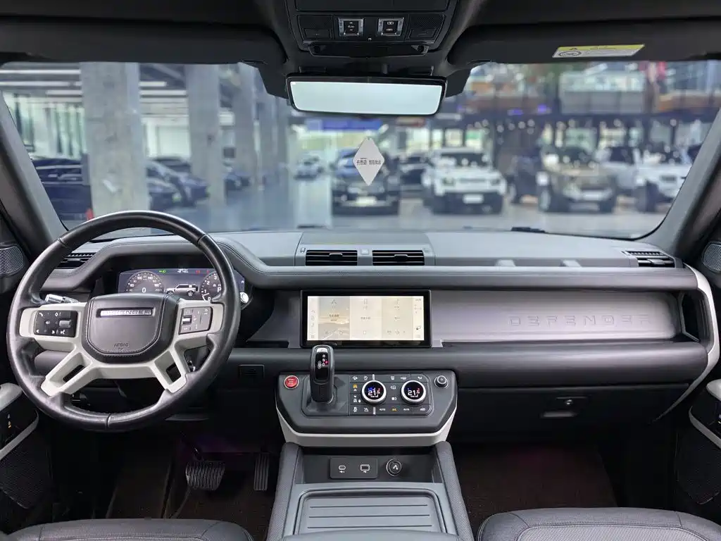 Land Rover Defender — фото 11