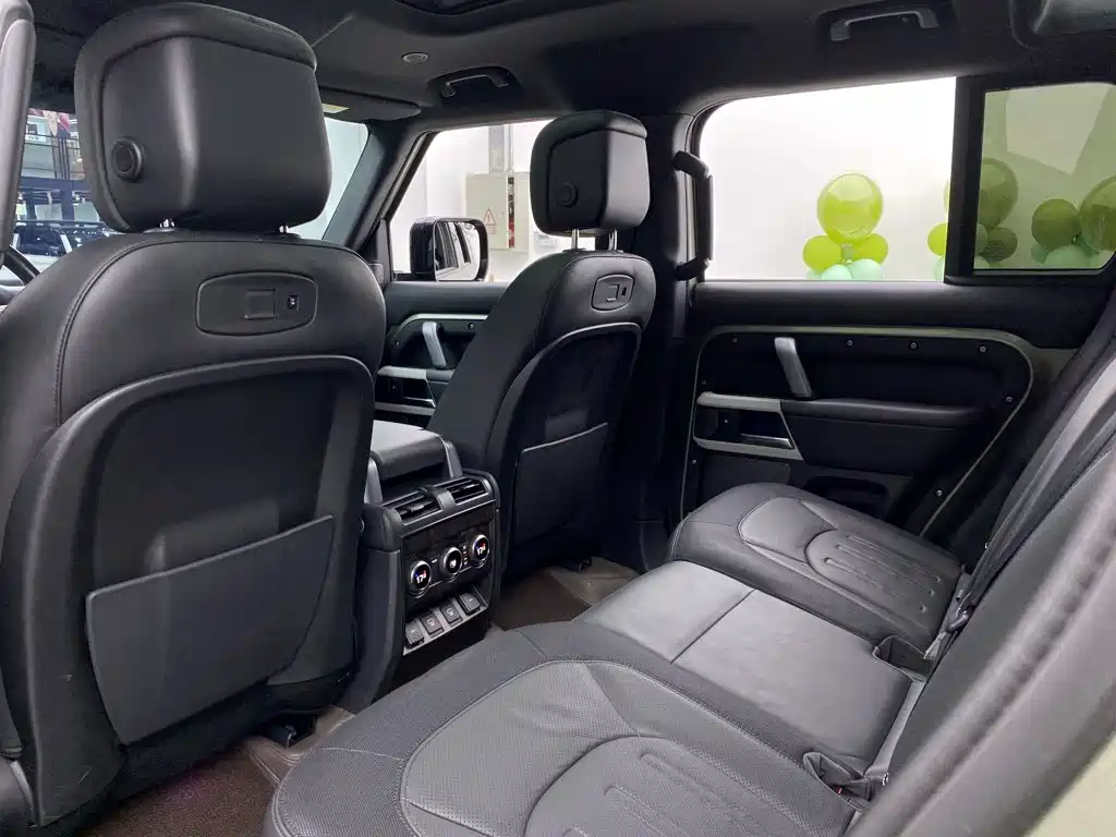 Land Rover Defender — фото 17
