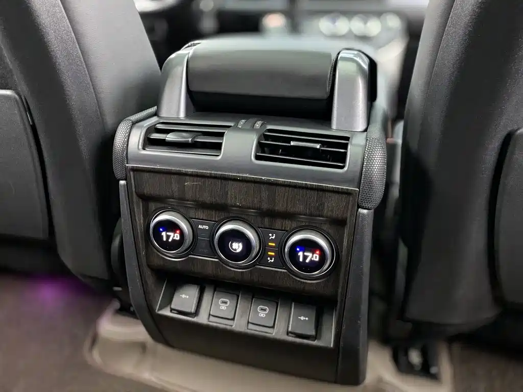 Land Rover Defender — фото 24