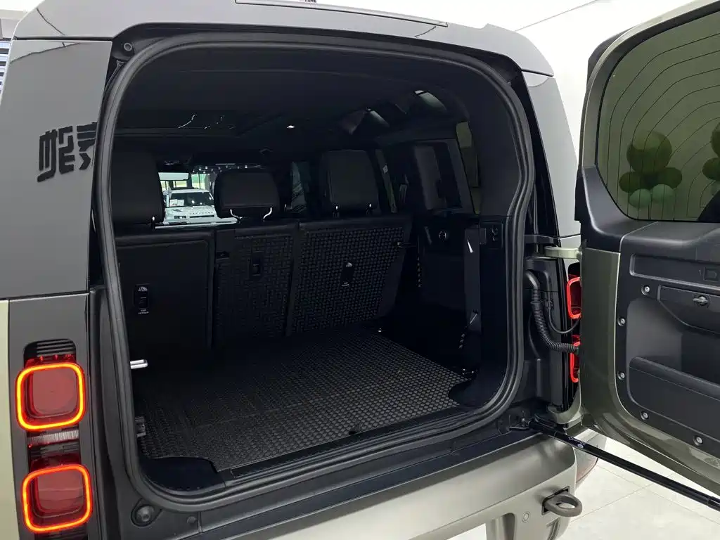 Land Rover Defender — фото 30