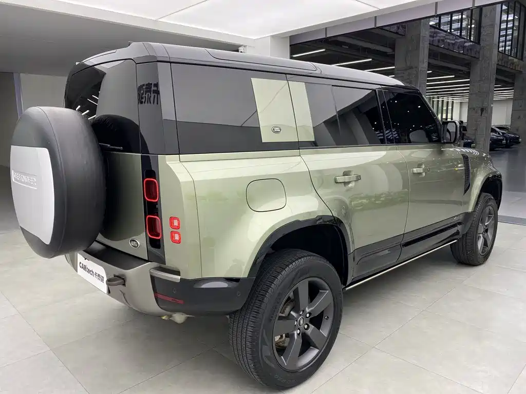 Land Rover Defender — фото 10
