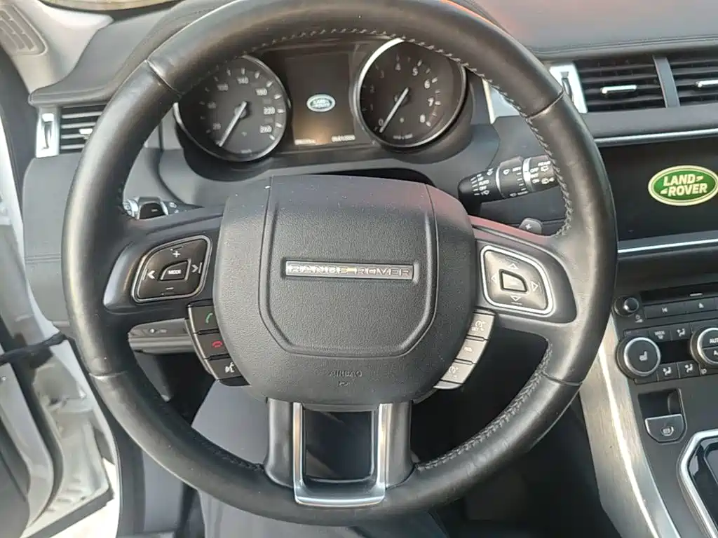 Land Rover Evoque — фото 11