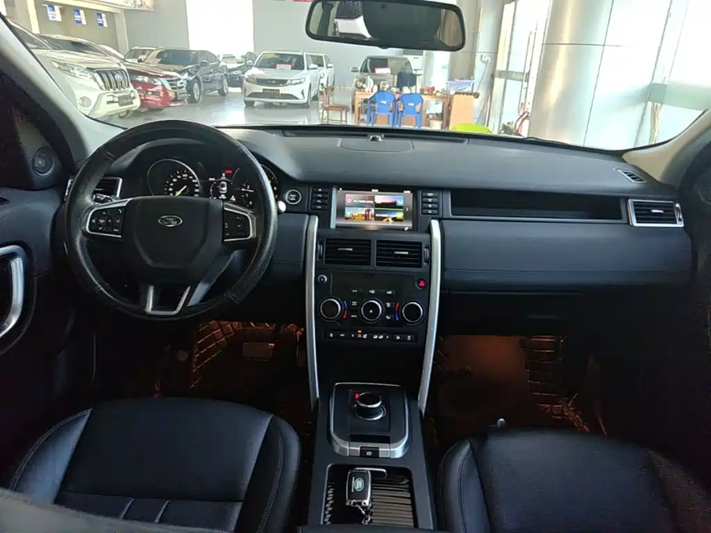Land Rover Discovery Sport — фото 10