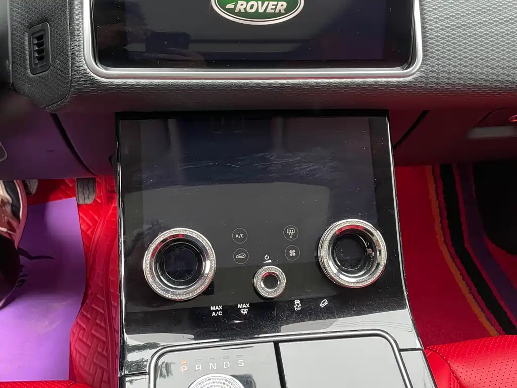 Land Rover Velar — фото 14
