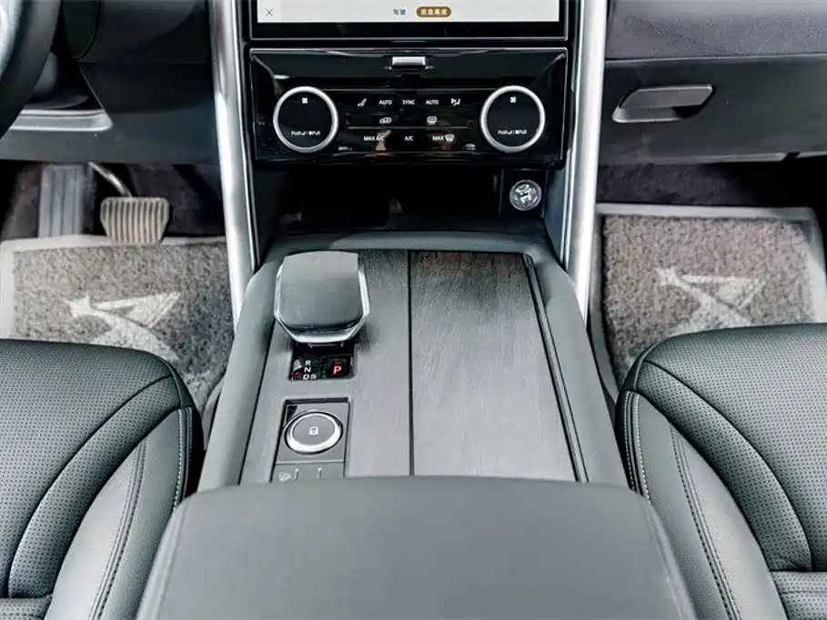 Land Rover Discovery — фото 15