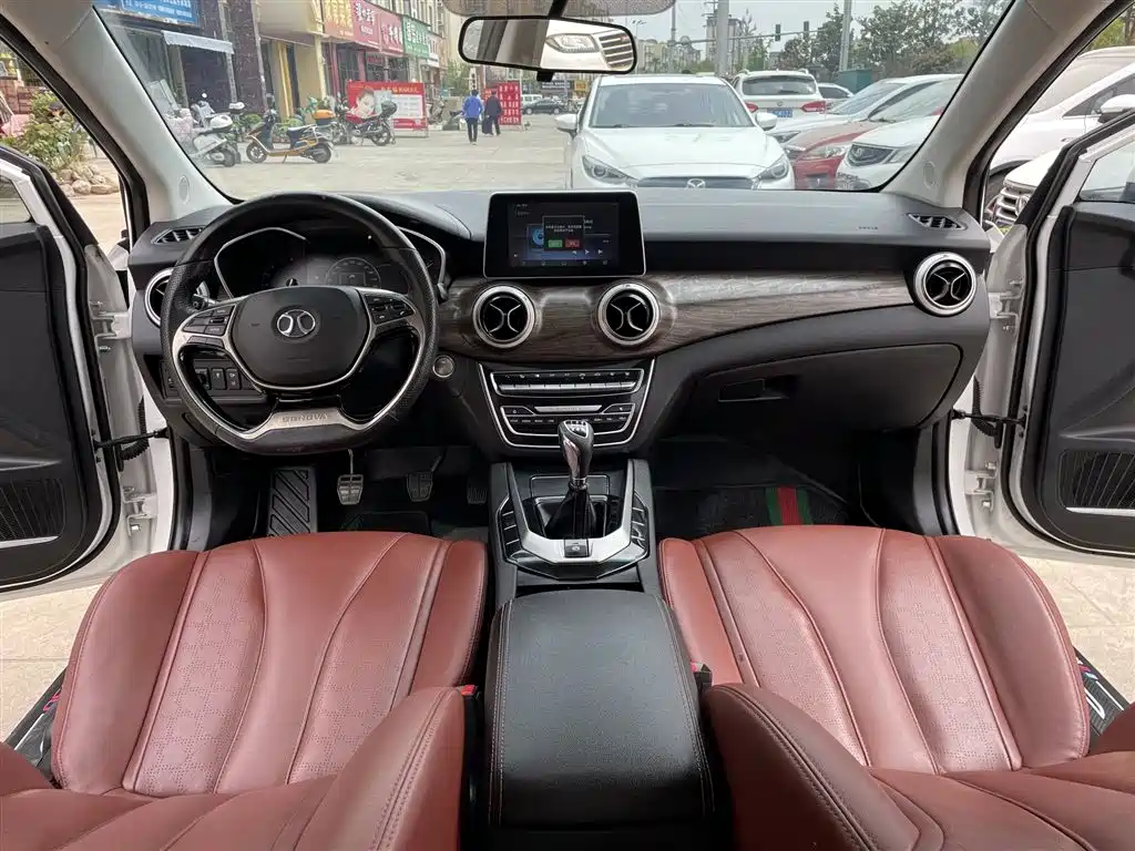 BAIC Senova D50 — фото 8