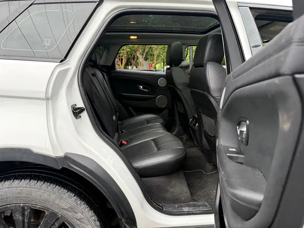 Land Rover Evoque — фото 13