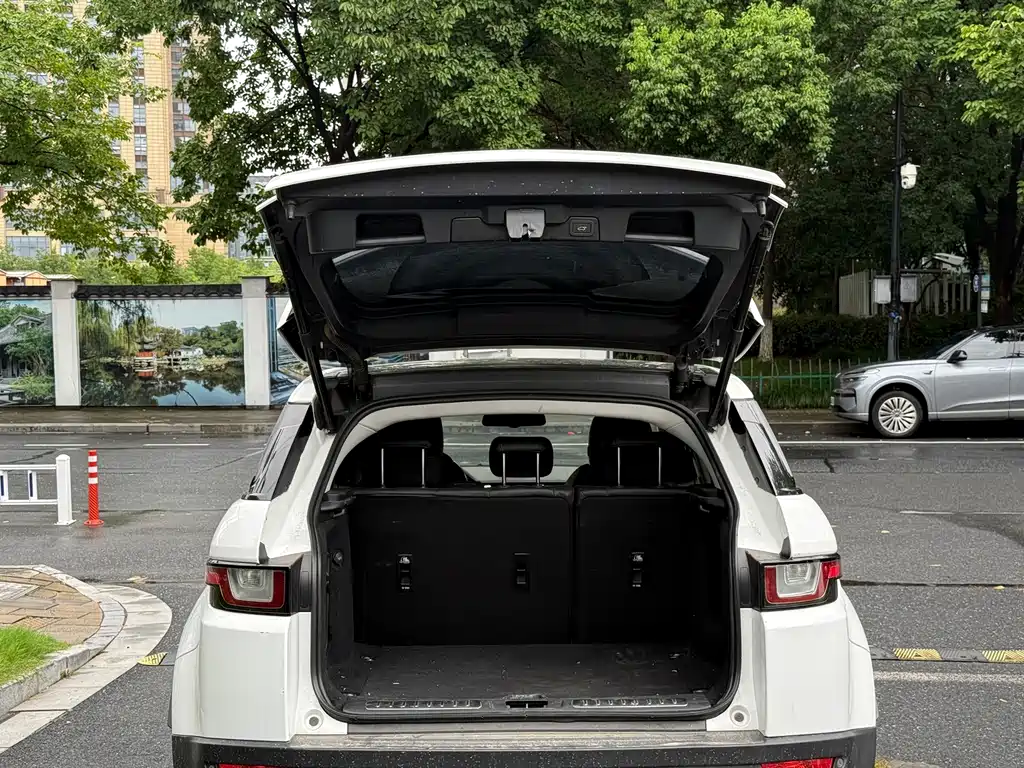 Land Rover Evoque — фото 14