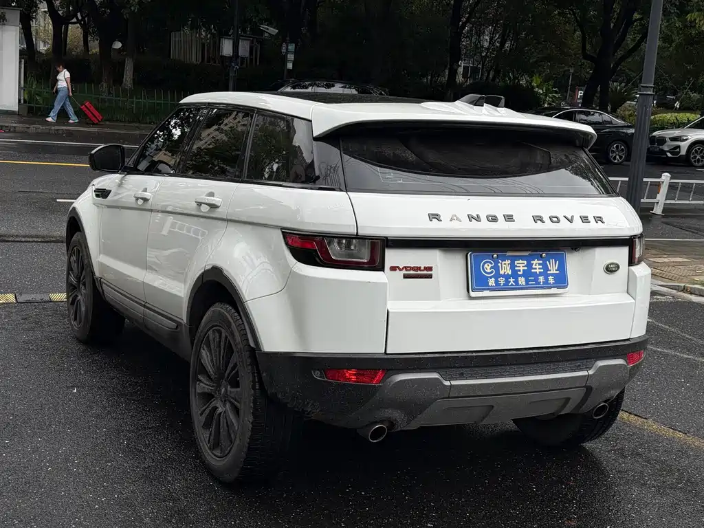 Land Rover Evoque — фото 17