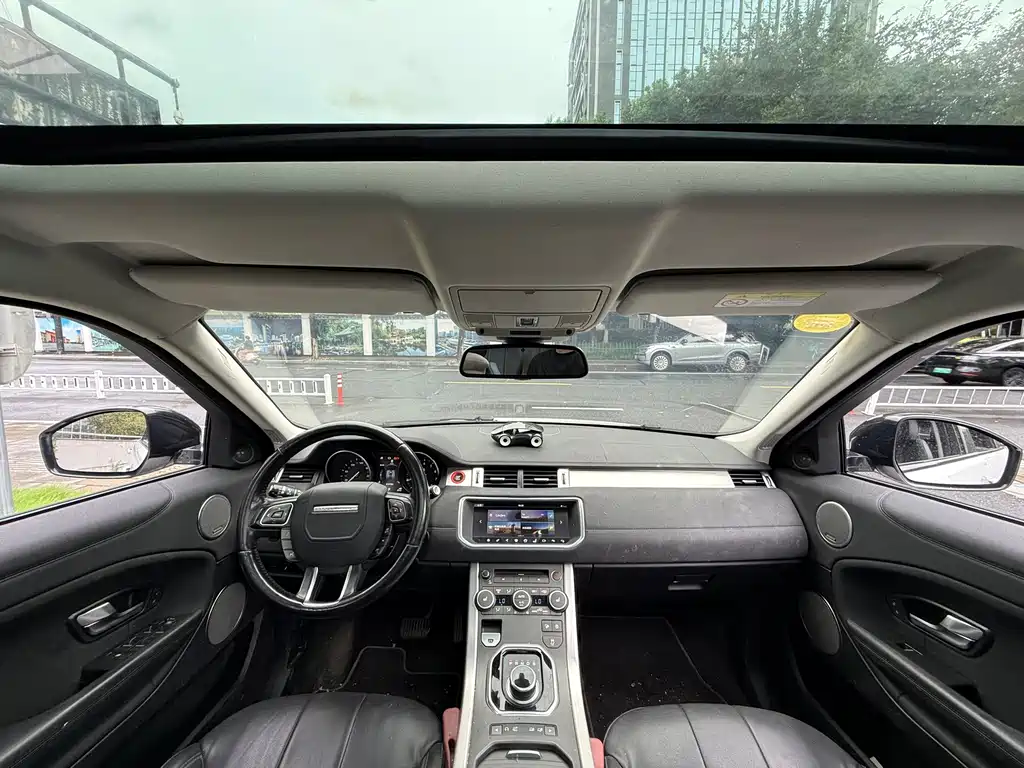 Land Rover Evoque — фото 10