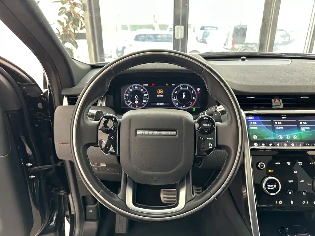 Land Rover Discovery Sport — фото 16