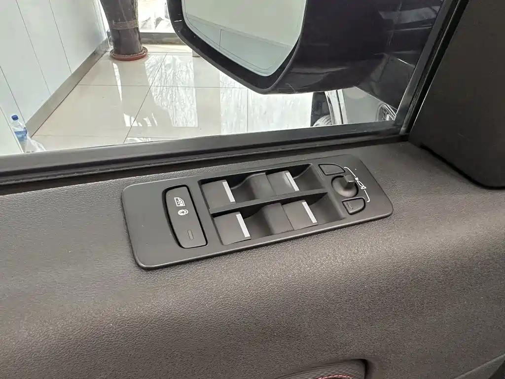 Land Rover Discovery Sport — фото 17