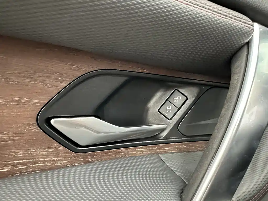 Land Rover Discovery Sport — фото 22