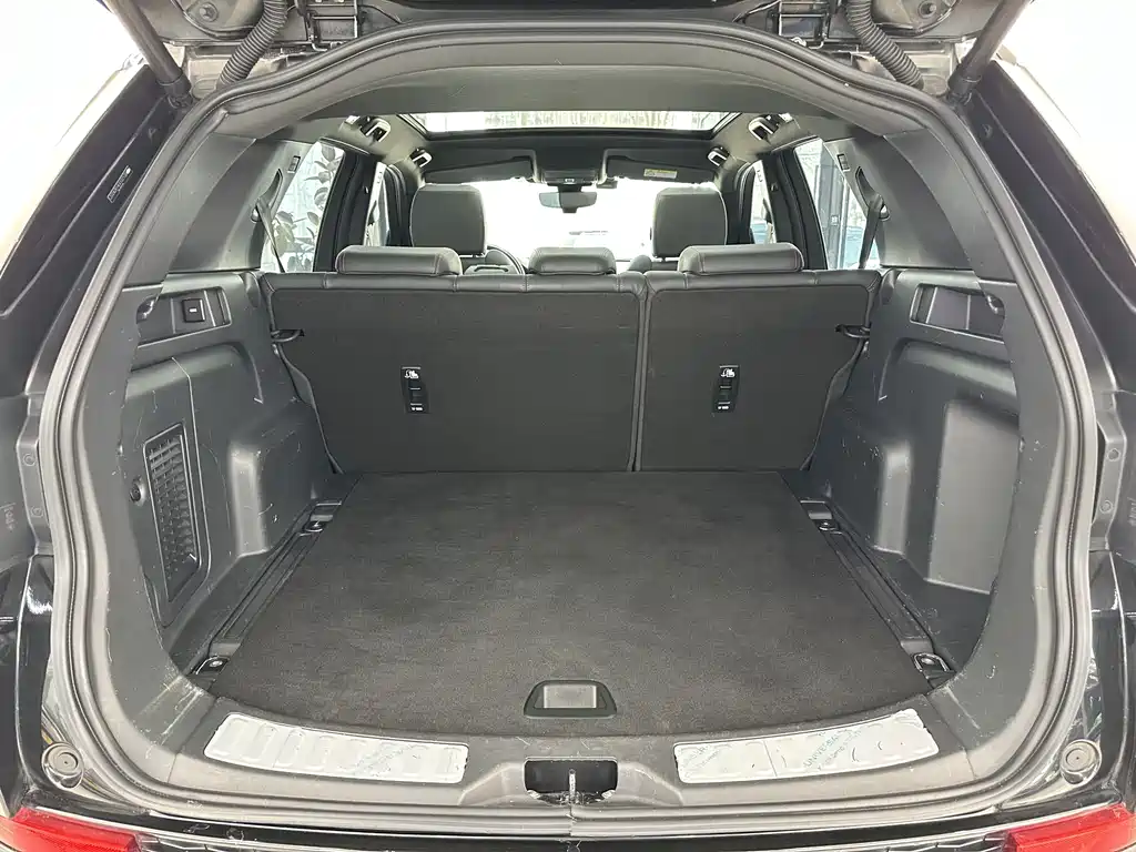 Land Rover Discovery Sport — фото 31