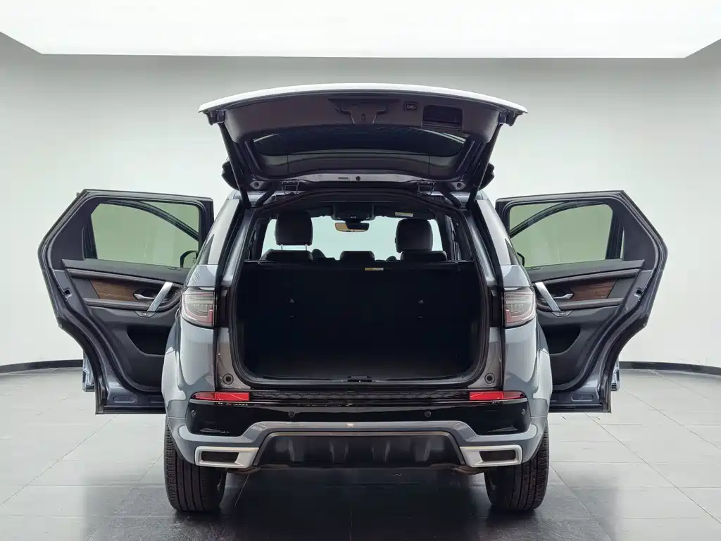 Land Rover Discovery Sport — фото 18