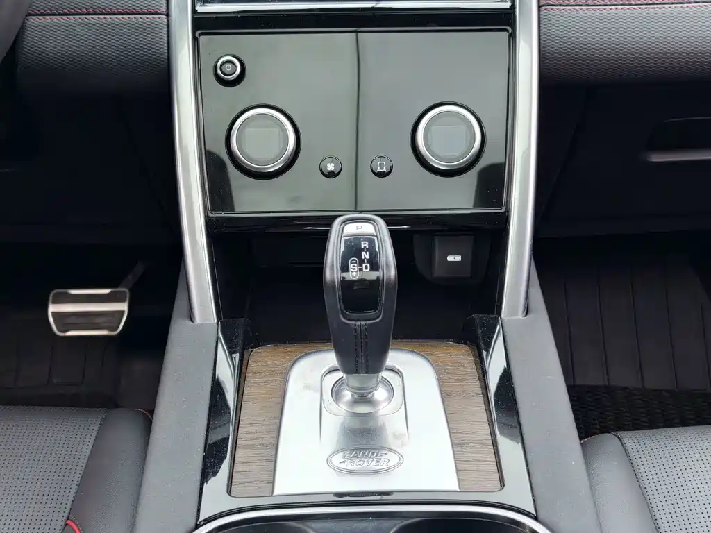Land Rover Discovery Sport — фото 29