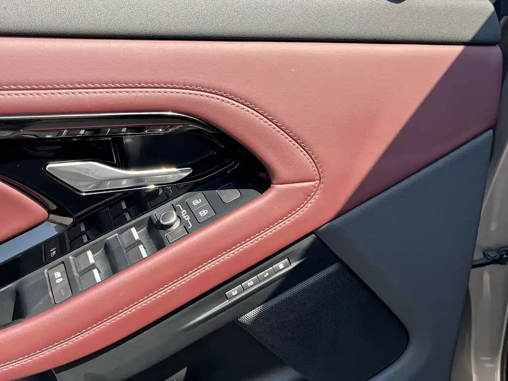 Land Rover Evoque — фото 13
