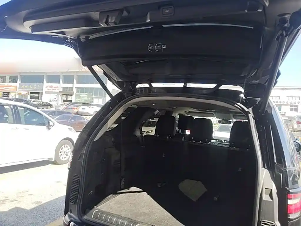 Land Rover Discovery — фото 15