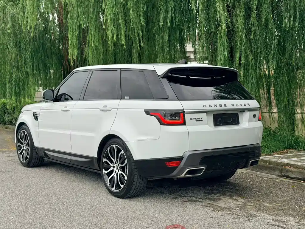Land Rover Sport PHEV — фото 11