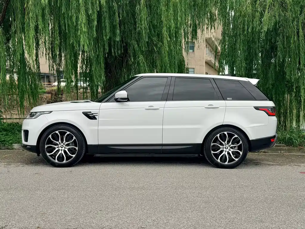 Land Rover Sport PHEV — фото 9