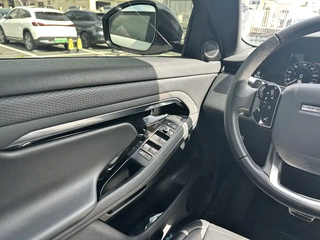 Land Rover Evoque — фото 17