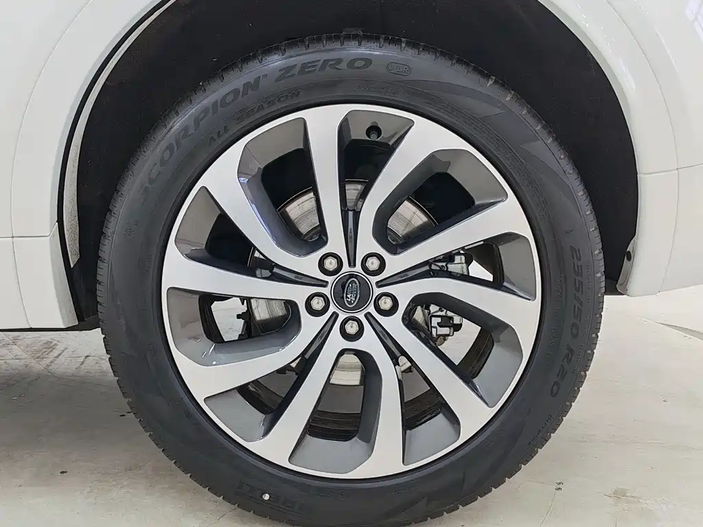 Land Rover Discovery Sport — фото 18