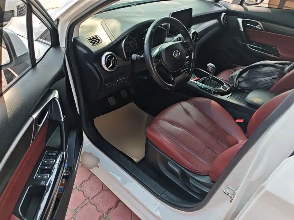 BAIC Senova D50 — фото 16