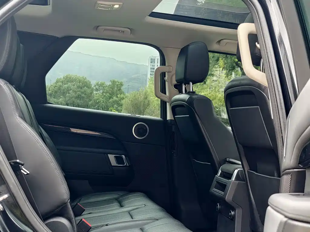 Land Rover Discovery — фото 16