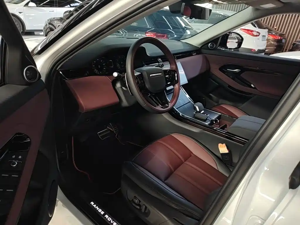 Land Rover Evoque — фото 15