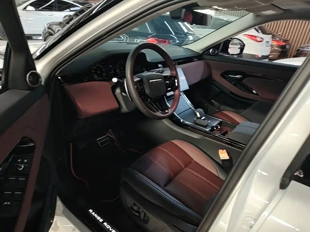 Land Rover Evoque — фото 16