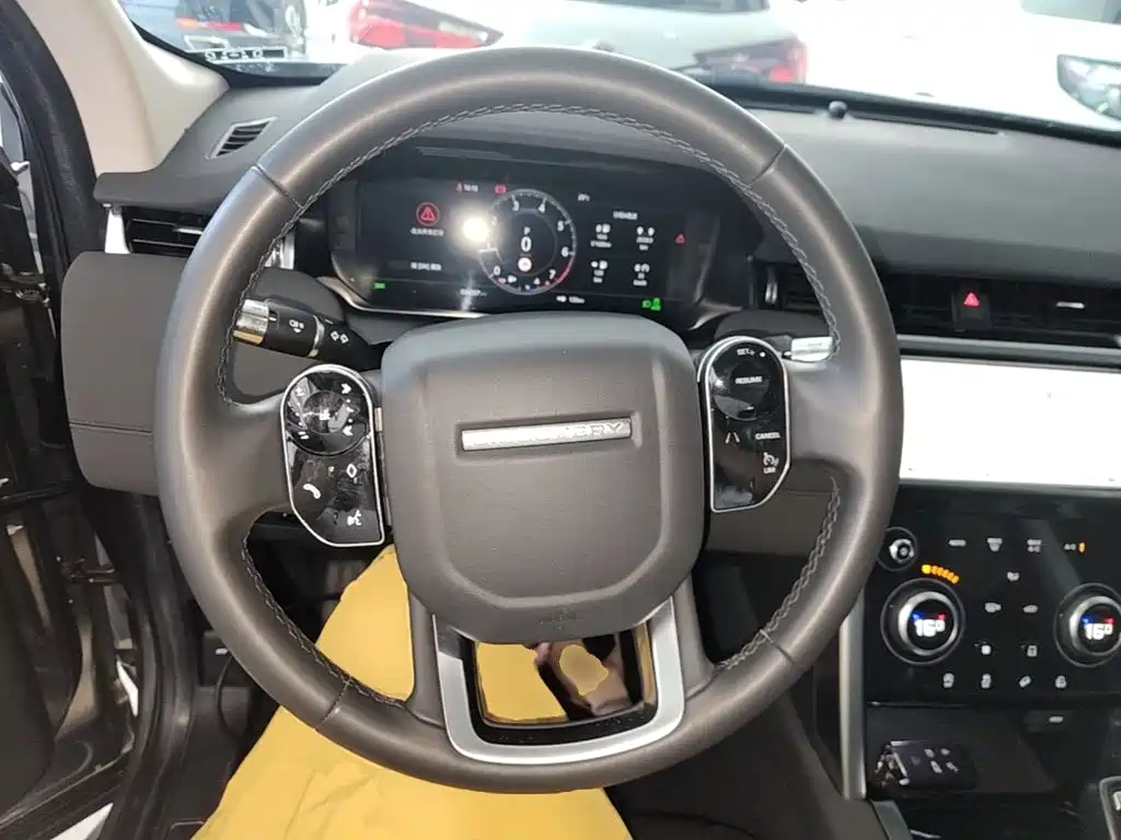 Land Rover Discovery Sport — фото 11