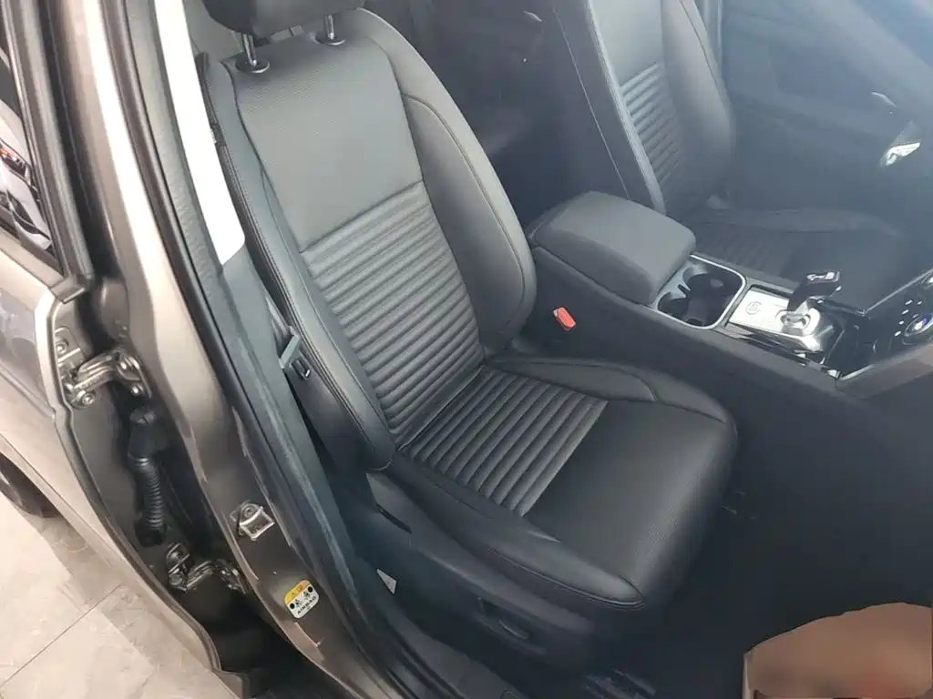 Land Rover Discovery Sport — фото 25