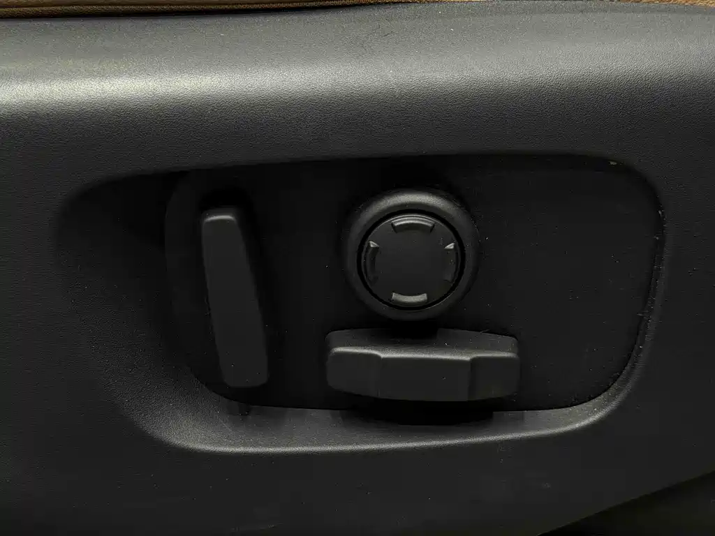 Land Rover Discovery Sport — фото 13