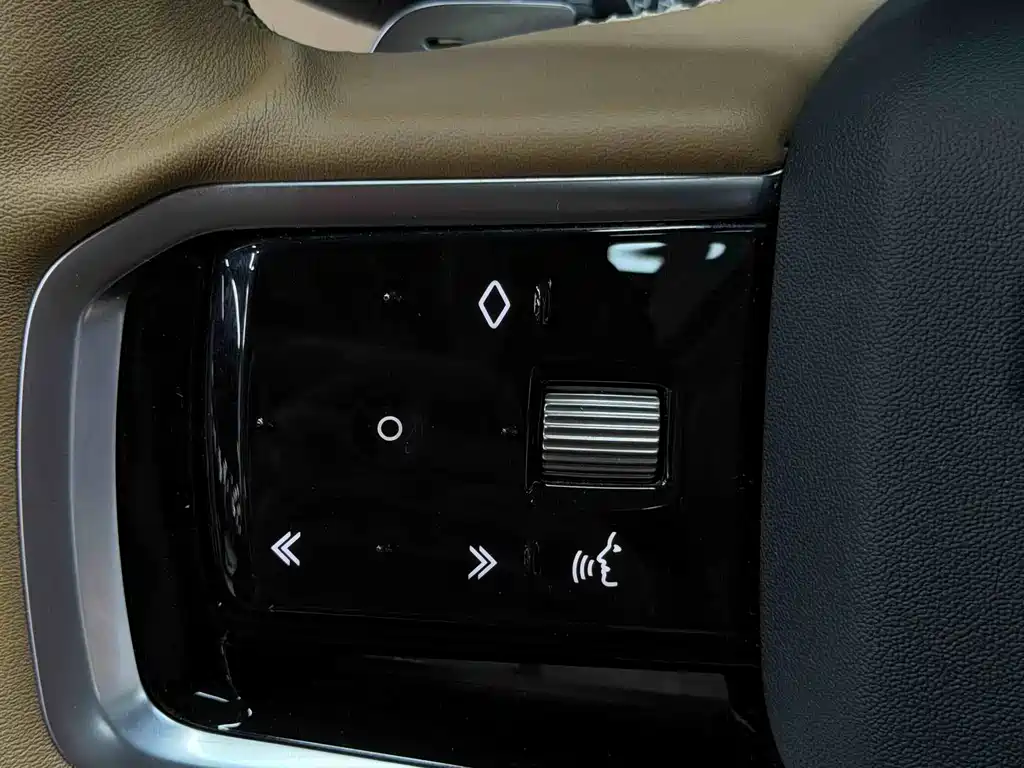 Land Rover Discovery Sport — фото 21