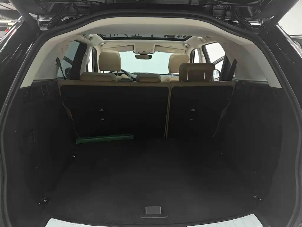 Land Rover Discovery Sport — фото 25