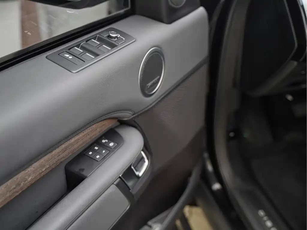 Land Rover Discovery — фото 11