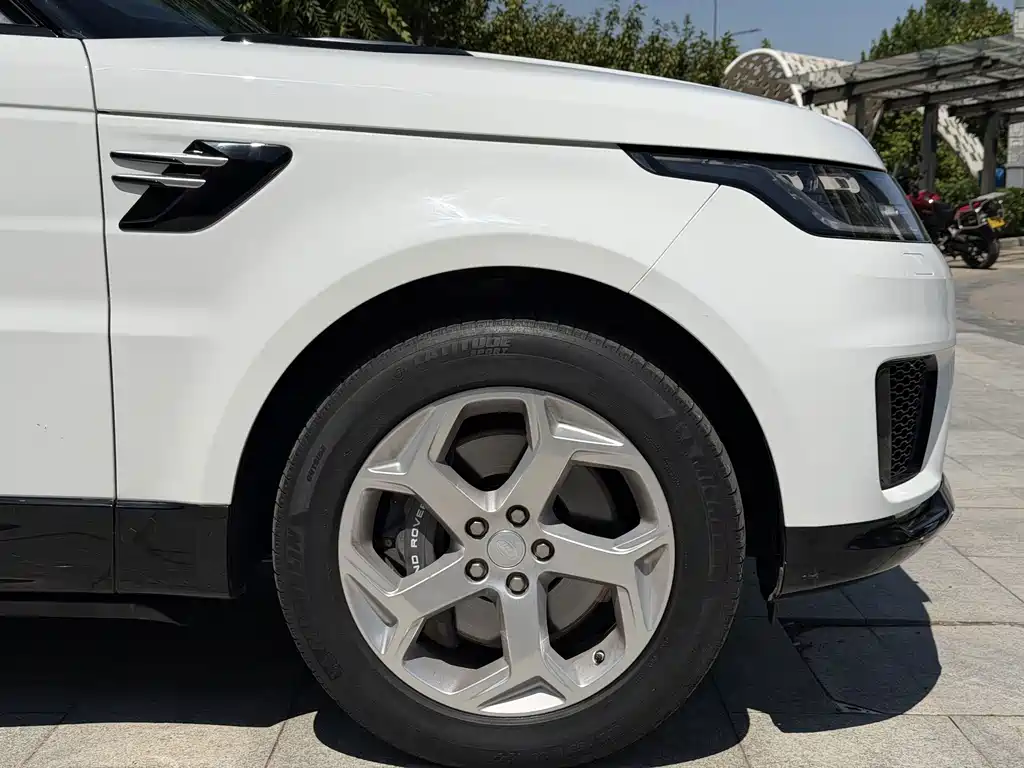 Land Rover Sport PHEV — фото 11