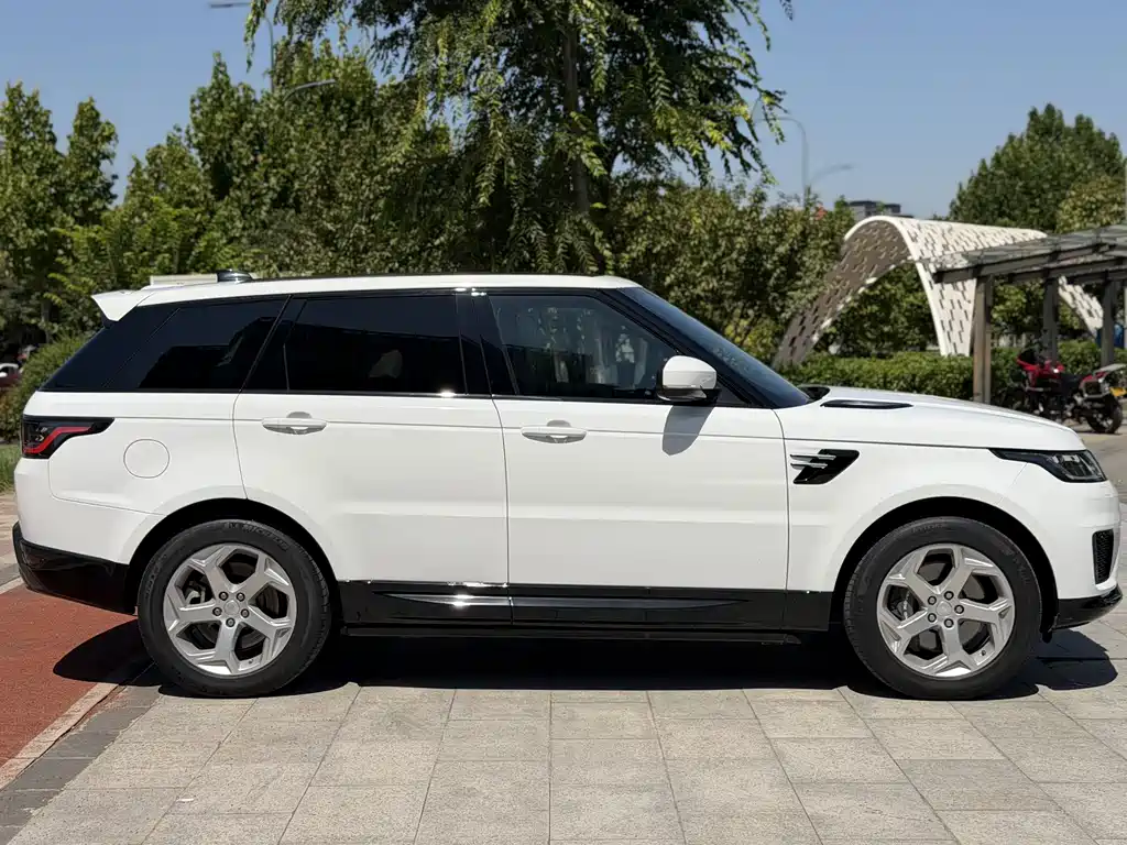 Land Rover Sport PHEV — фото 7