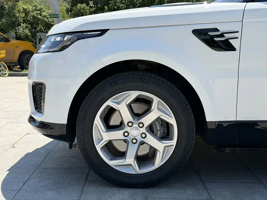 Land Rover Sport PHEV — фото 8