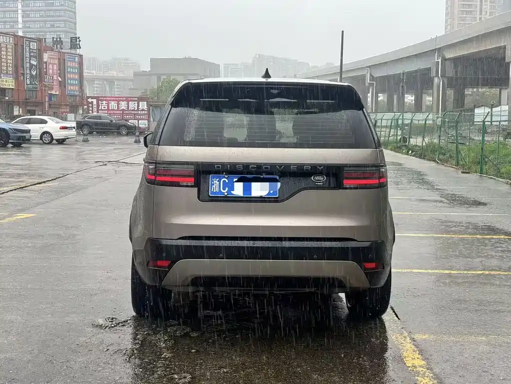 Land Rover Discovery — фото 11
