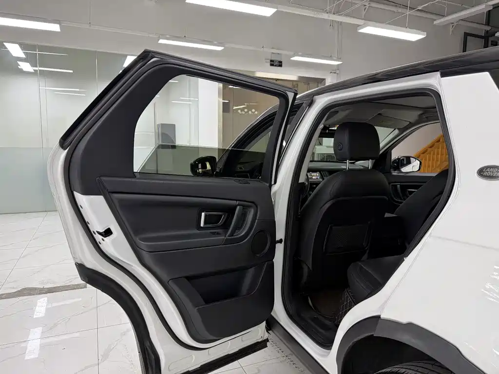 Land Rover Discovery Sport — фото 13