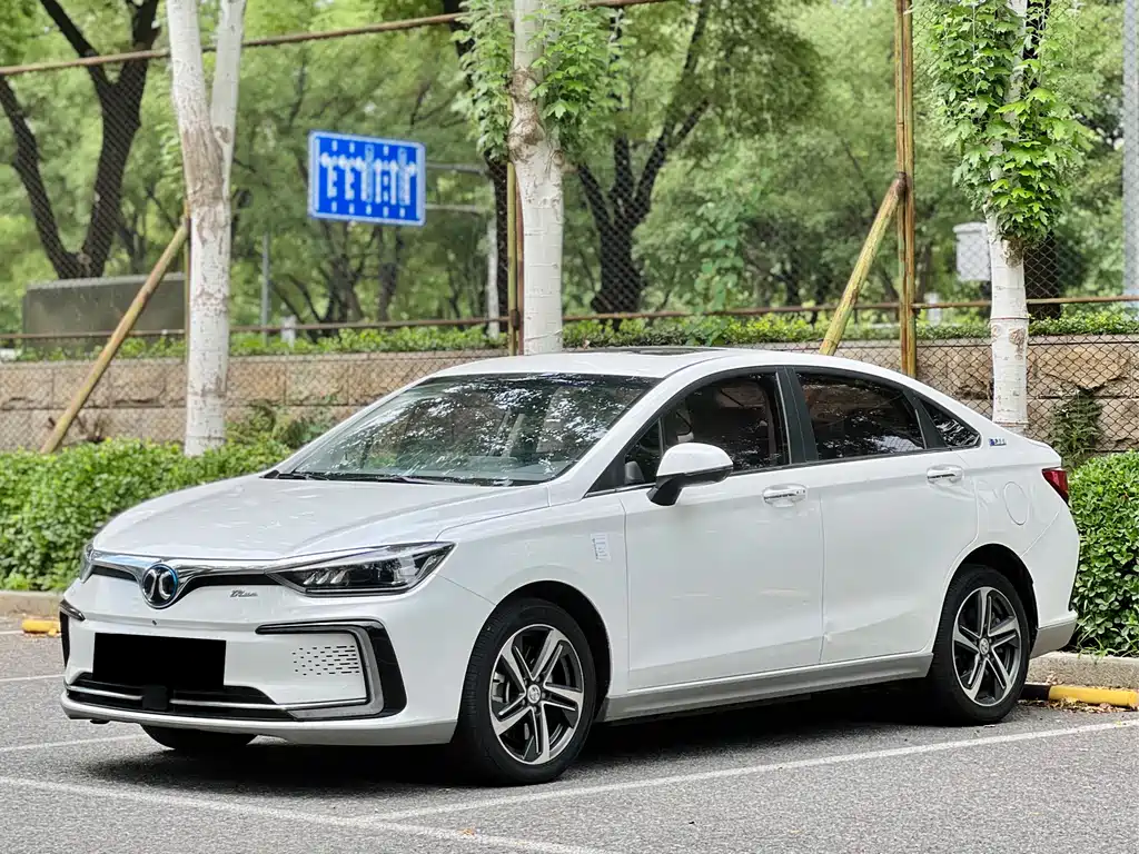 BAIC EU5