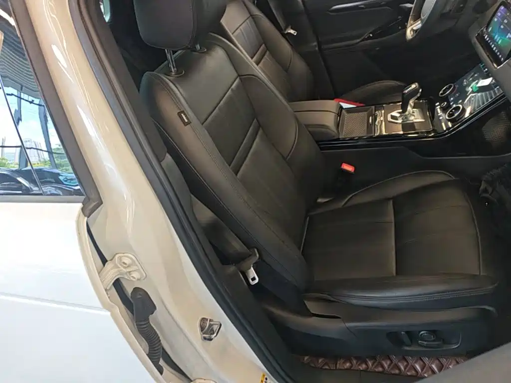 Land Rover Evoque — фото 25