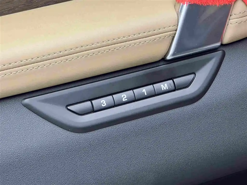Land Rover Discovery Sport — фото 17